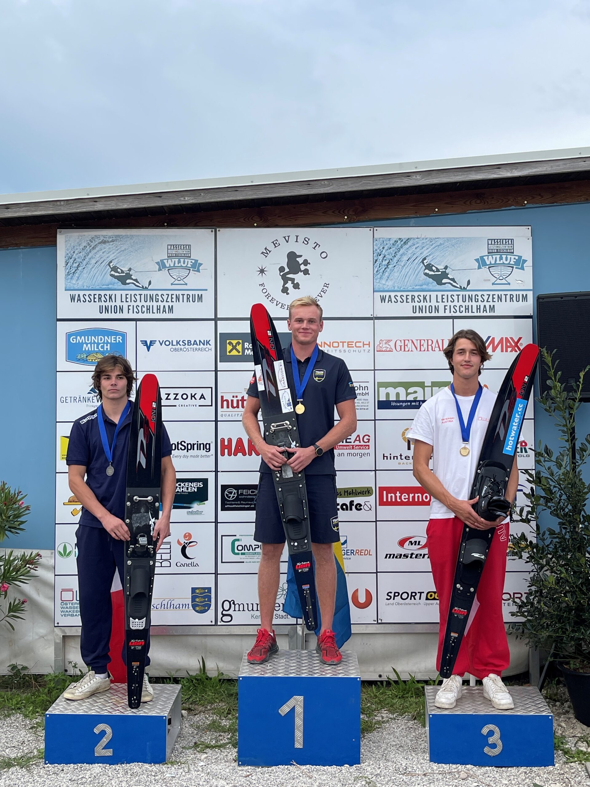 EM-guld och EM-brons på U-21 EM i vattenskidor till Tim Törnquist!