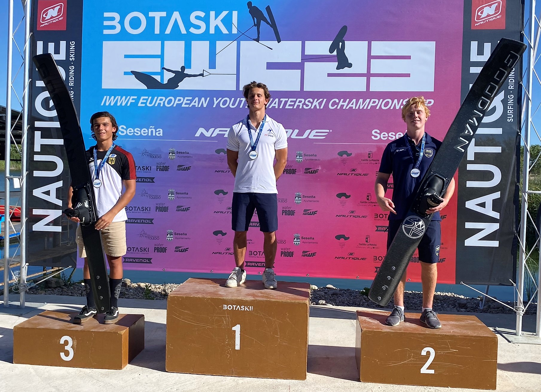 JEM silvermedaljer i både slalom och hopp till Elliot Westlund i Spanien!